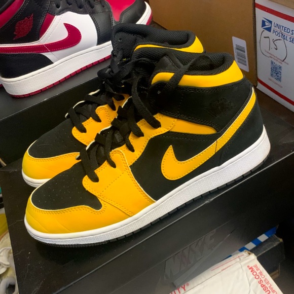 JORDANS 1 reverse Taxis - Men’s/Kids 7 woman’s 8.5 - Picture 2 of 7